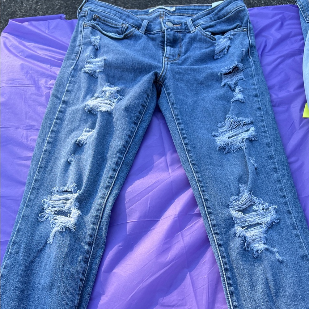Trendy Distressed Women's Skinny Jeans in Blue